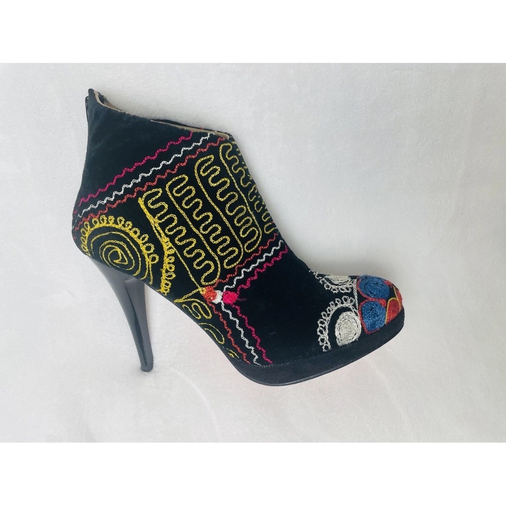 Scarlet Embroidered Heel Faux Suede Ankle Booties Stiletto Size 38 (US 7.5)